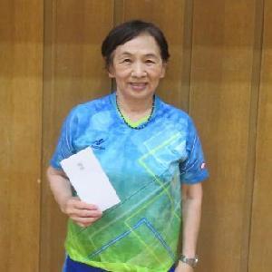 写真:60歳以上女子の部の優勝者