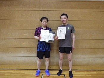 シングルス男子2部の入賞者の写真