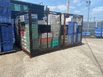 写真:衣装ケース回収の様子