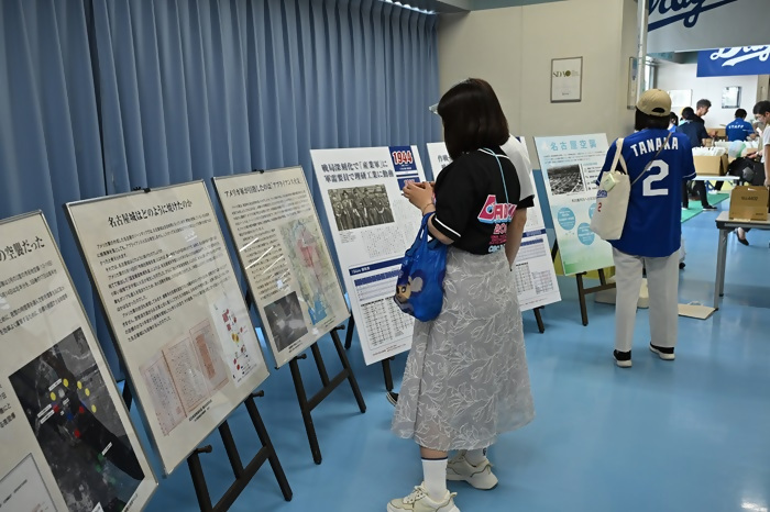 写真：名古屋空襲に関するパネル展示
