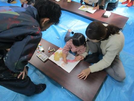 写真：「絵本でつながる親子の時間」のイメージ