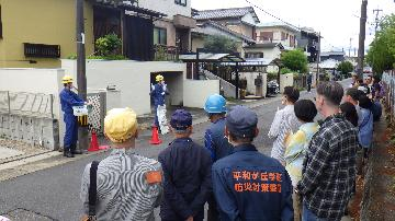 写真:地下式給水栓設置訓練