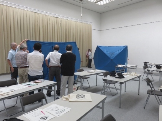 写真：組み立ての様子