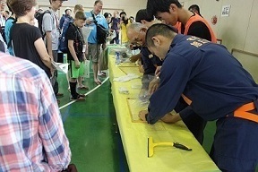 写真：ガラス飛散防止講座