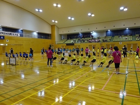 写真：綱引きの様子