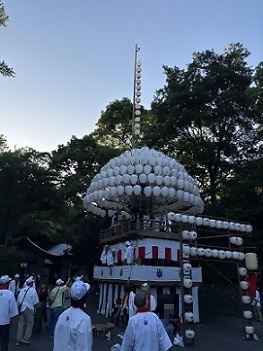 写真:出来上がったみごとな献灯まきわら