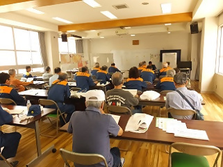 写真：防災について真剣に学ぶ皆さん