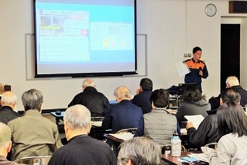 写真:自主防災リーダーの皆さんが講習を受ける様子