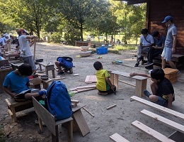 写真:プレーパークで、木工を楽しもう!