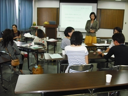 写真：講演会「ダーリンをイクメンにする12の方法」の様子