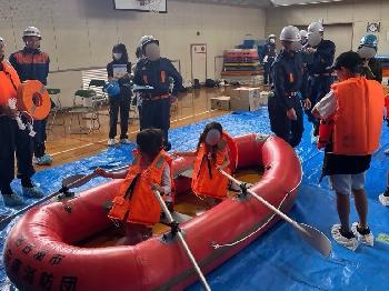 写真：ブース訓練の災害ボート