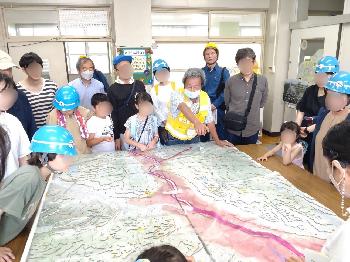 写真：ブース訓練の災害ジオラマ