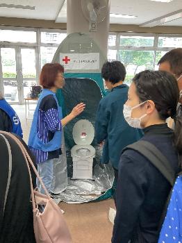 写真：ブース訓練の災害トイレ