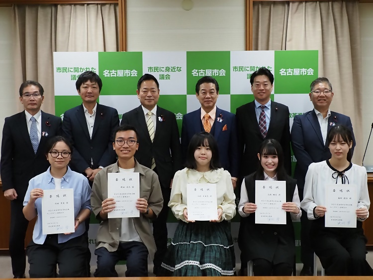 学生との写真撮影