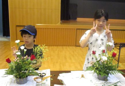 写真:いけばな体験教室の様子4