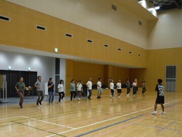 スポーツはじめの一歩-ウォーキングから始めるジョギング教室の様子