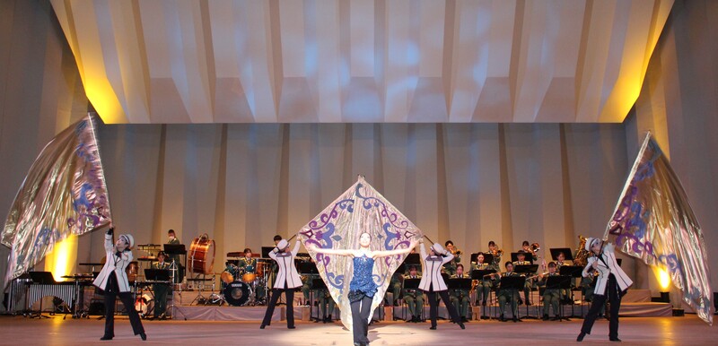 2024年度の定期演奏会の演奏演技の写真です。
