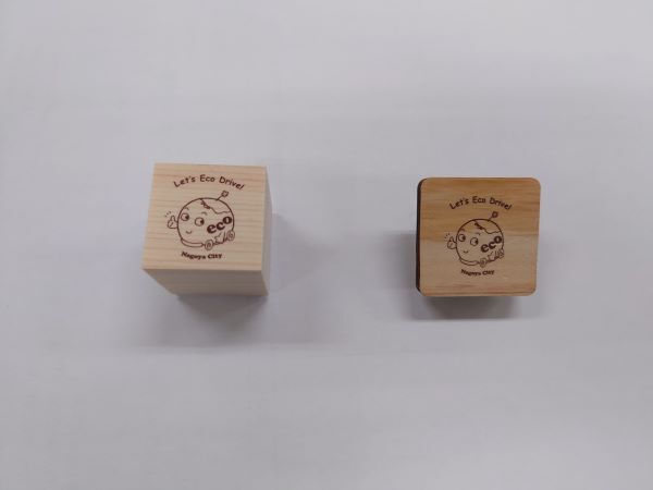 写真:木材を活用したPR品