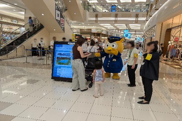 写真:サイバーポリスになって広げようフィッシング被害防止のブースの様子です。