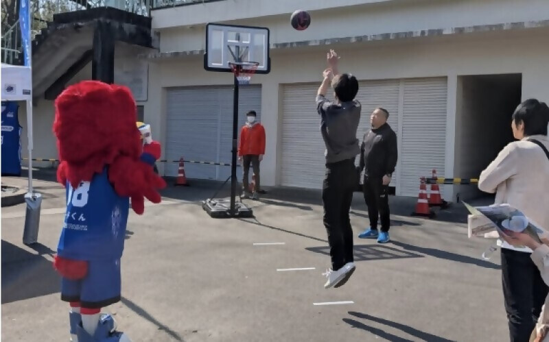 写真:ファイティングイーグルス名古屋による体験ブースの様子
