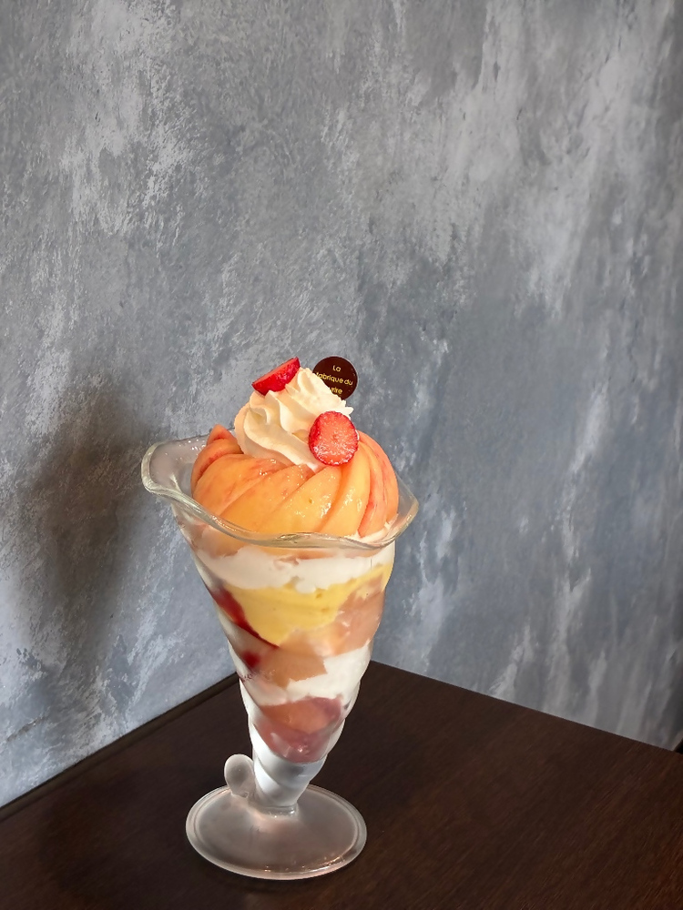 ラ　ファブリック　デュ　スリールの「桃のパフェ」の画像