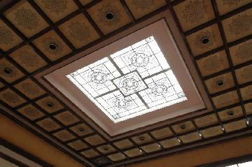 写真:本会議場の天井