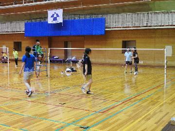 写真：令和元年度中区バドミントン大会の様子です