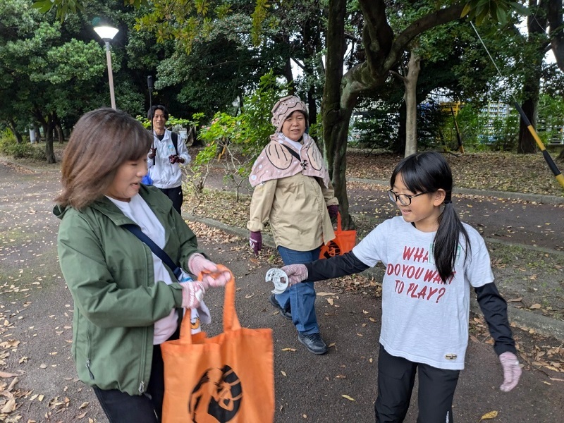 写真：プロギングの様子