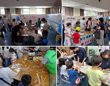 写真：来場者が楽しみながら参加している様子。