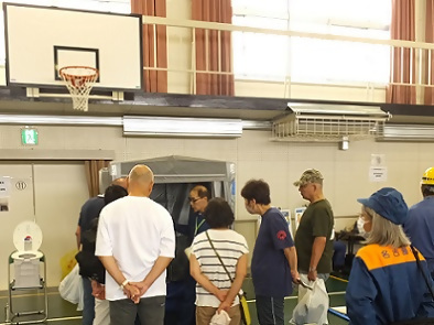 写真:災害用トイレの説明の様子