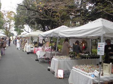 写真:古墳マルシェの昨年の様子1