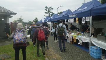 写真:宮の浜市の昨年の様子2