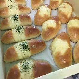 写真:ニコニコハウス鶴里のパン