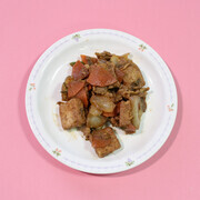 新献立の豚肉と厚揚げのみそいための写真です。