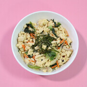 生徒応募献立のカルシウムたっぷり高野豆腐の卵とじ丼の写真です