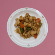 新献立のとり肉と大豆のオイスターいための写真です。