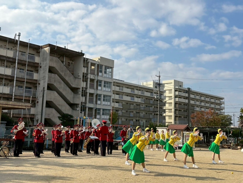 幼稚園にて防火・防災教室をしている写真です。