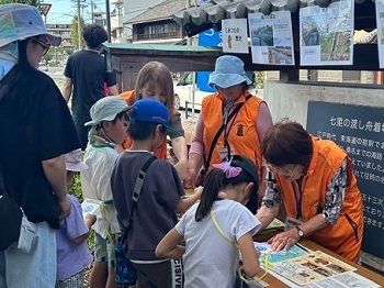 写真:「熱田の歴史」ブースの様子
