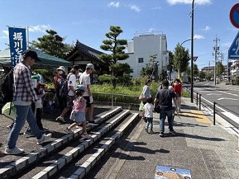 写真:清掃場所へ移動する様子