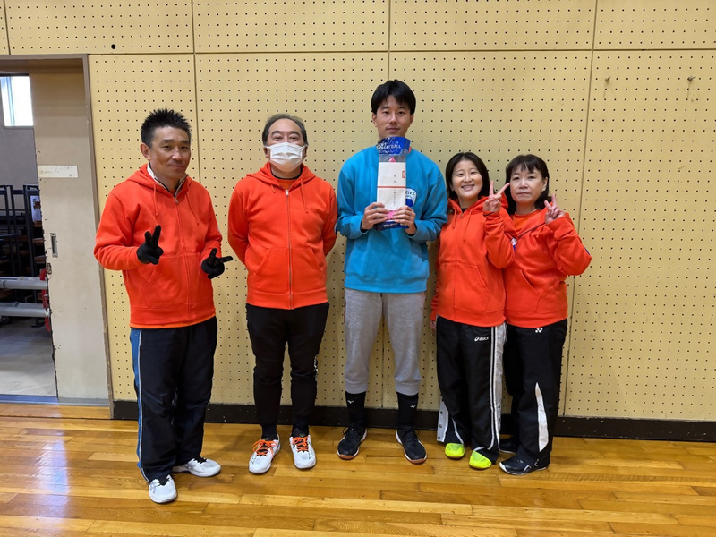 上級の部Bリーグ優勝　FESVクラブチームの写真