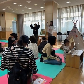 写真：なごや子ども応援文庫の皆さんの様子