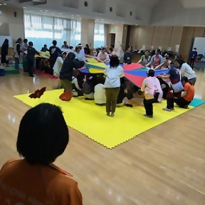 写真：遠目に見たパラバルーンの様子