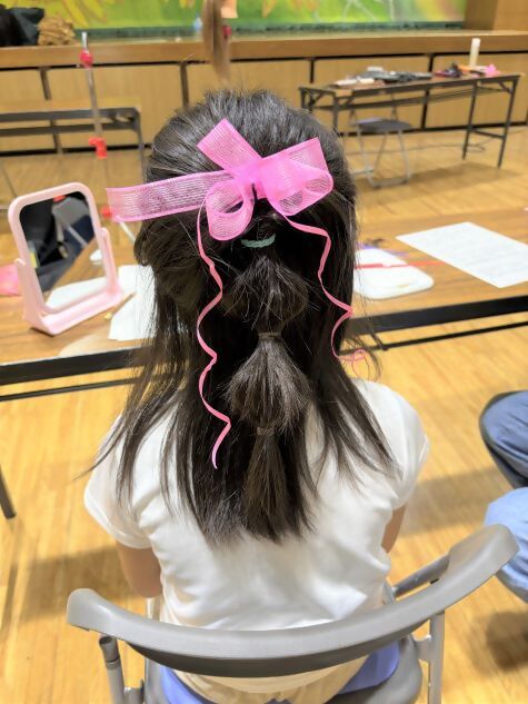 別のロングヘアアレンジの写真