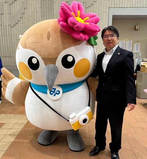 みなぴぃと港区長の写真