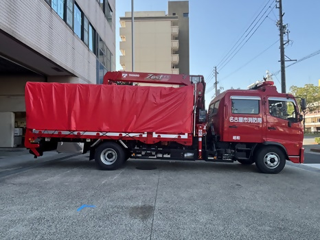 4輸送車（しょうわ）を横から見た写真