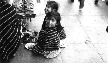 藤田嗣治《中南米の子どもたち》の写真