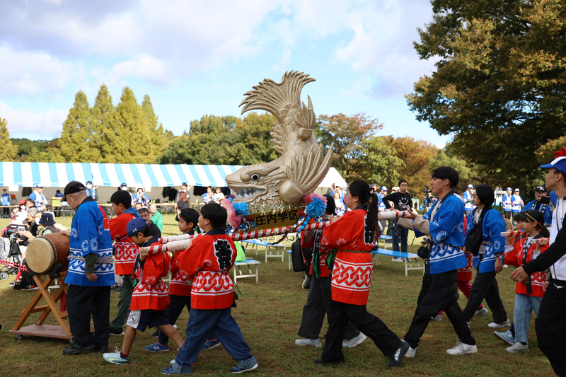 写真：子どもみこし