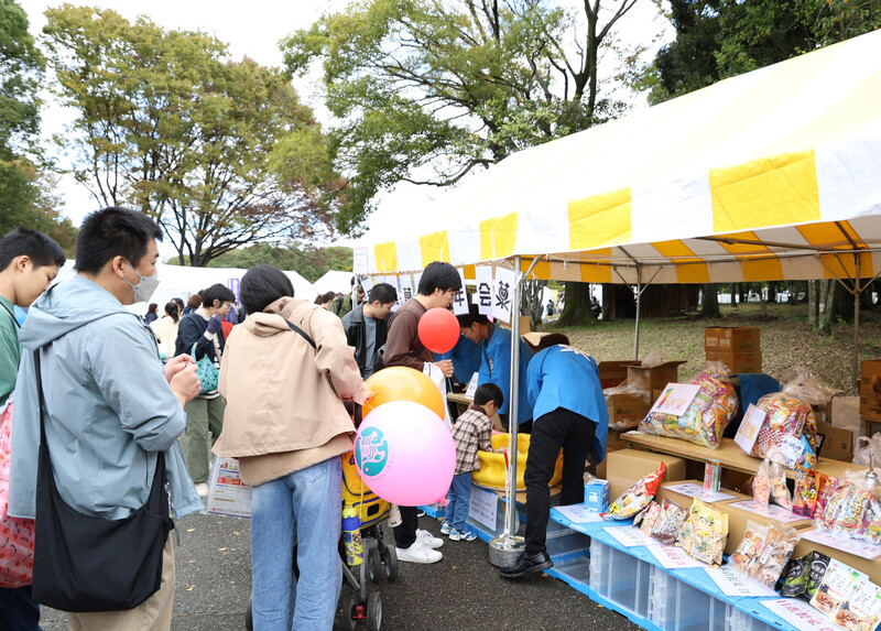 写真：もーやっこお菓子まつりブースの様子2