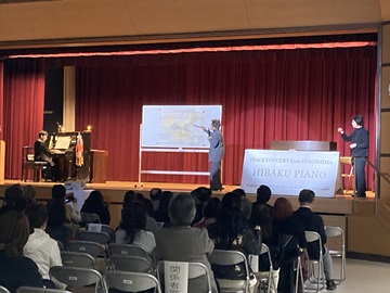 写真：戦争体験の語り手さんによるお話の様子