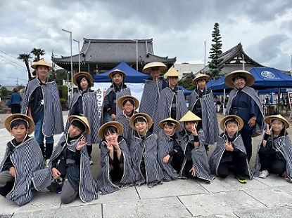 写真:最後の記念撮影の様子